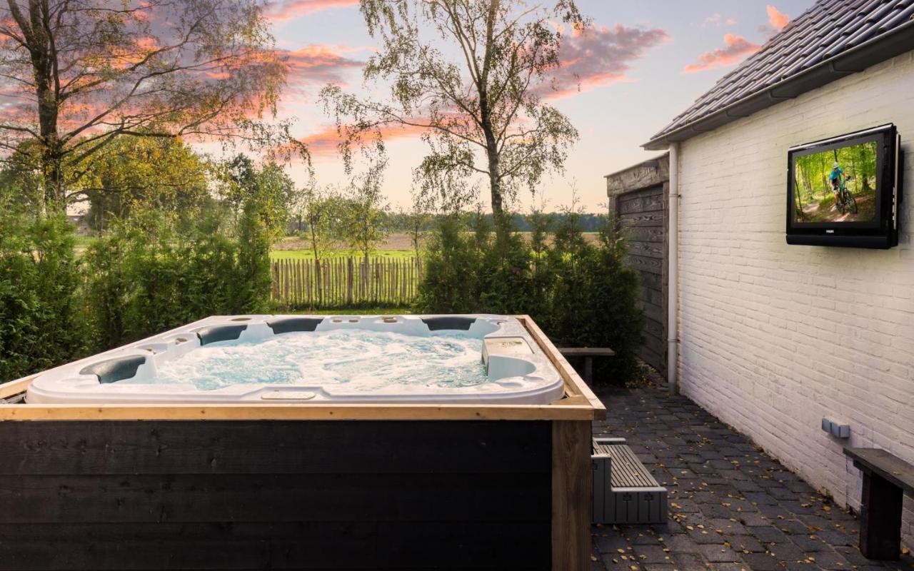 Bed & Breakfast De Zandhoef Eersel Bagian luar foto